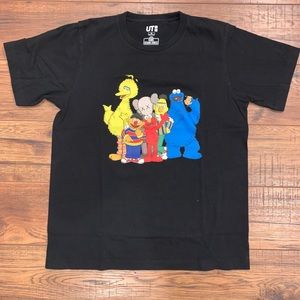Kaws x Uniqlo x Sesame Street group tee black